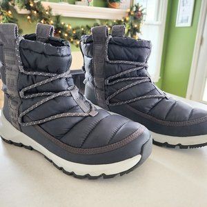 THE NORTH FACE THERMOBALL LACE-UP WATERPROOF BOOT (WOMEN’S) Size 8
